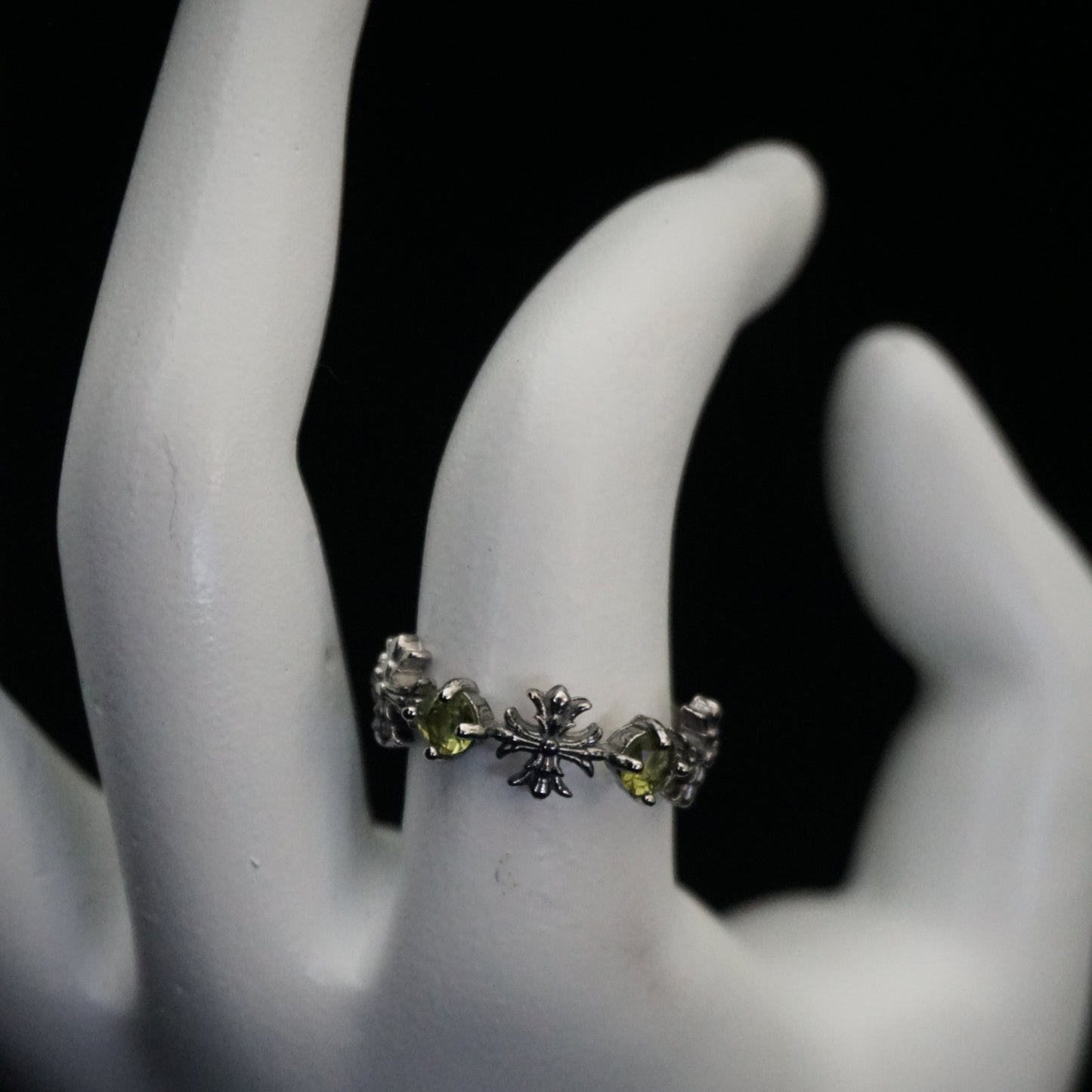 Vintage Cross Emerald Open Ring