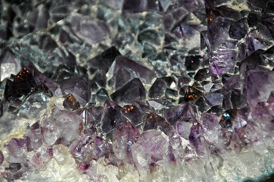 The Mystical Allure of Amethyst: Healing Properties, Uses & Stunning Decor Ideas